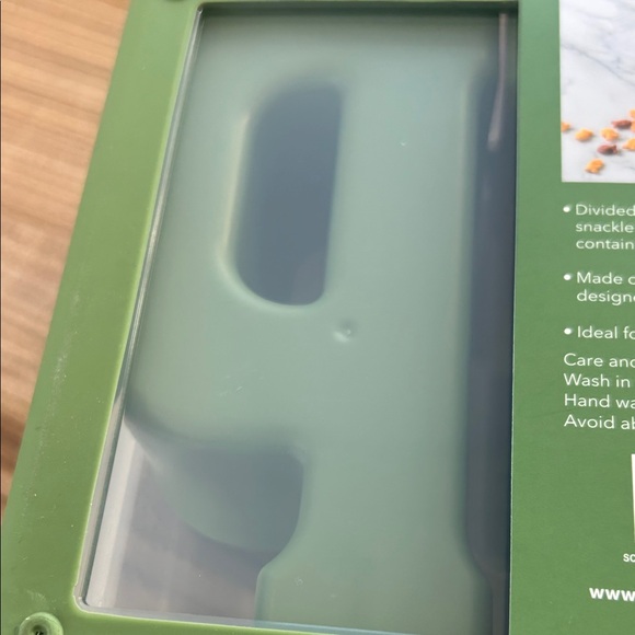 CWC Green Snack Box - Picture 7 of 8